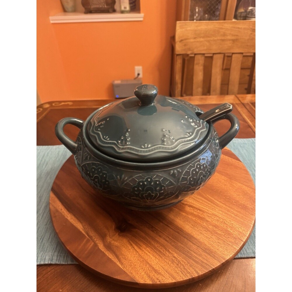 Pioneer Woman Stoneware Green Tureen Farmhouse Lace 5 Liter W/Lid And Ladle - Picture 3 of 9
